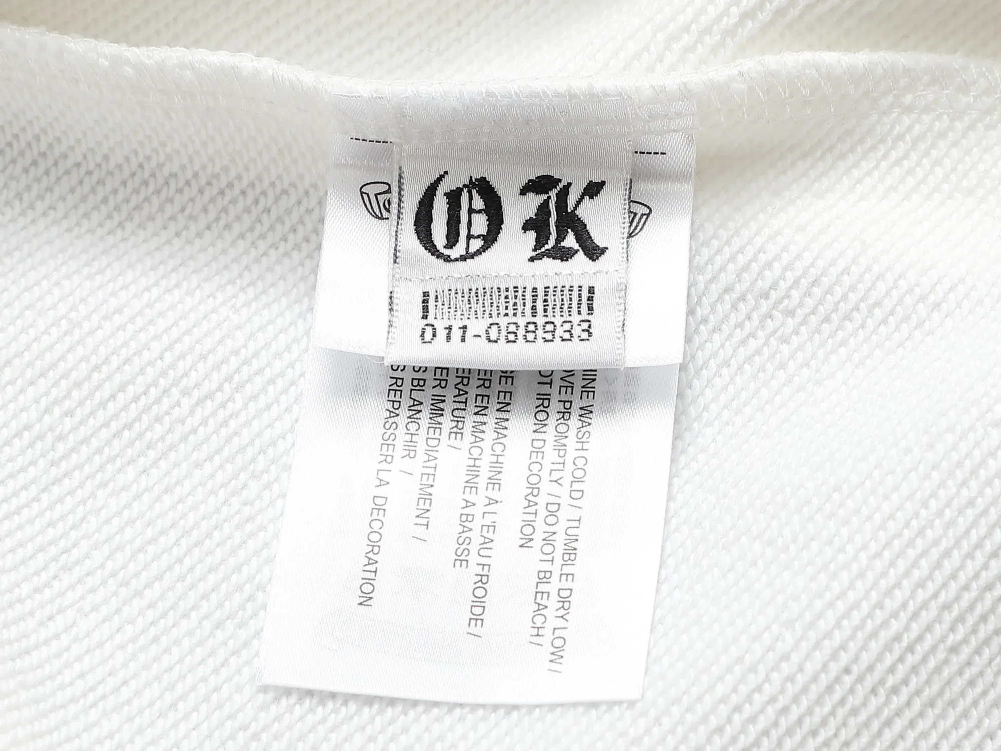 P250 Chrome hearts ch Chrome hearts cross horseshoe LOGO round-neck sweatshirt with thousands of needle embroidery crafts. Large version. Loose and stylish. The difference is the low version, the slim version, the upper body and the crotch. 100% commitment: top quality, not fast food. The highest version on the market. Top quality, 450 grams. 26 custom-dyed double yarn cotton, the same style for men and women, complete with three standards. Color: Black White Size: SMLXL